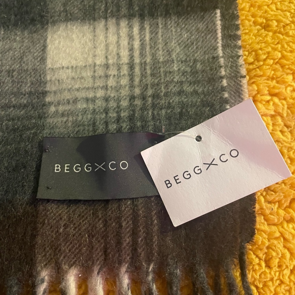 BEGG X CO 100% Cashmere scarf! COMPLETELY UNISEX